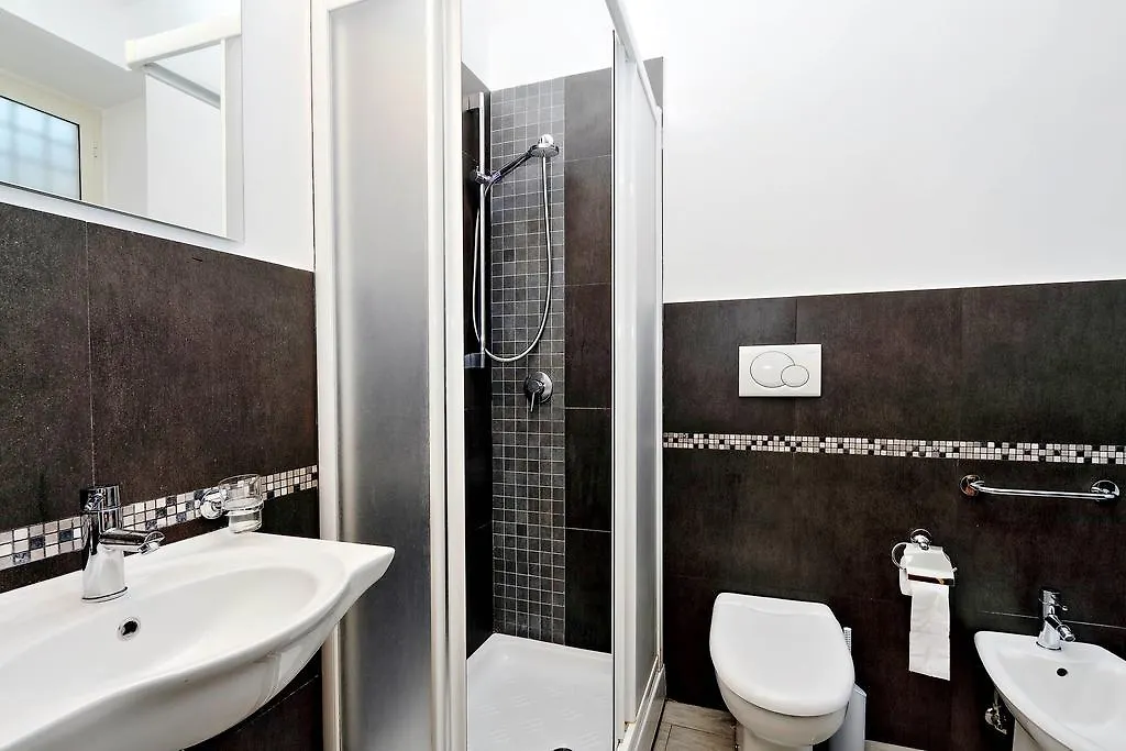 Cozy Apartment Fabia 300 Mt From Colosseum